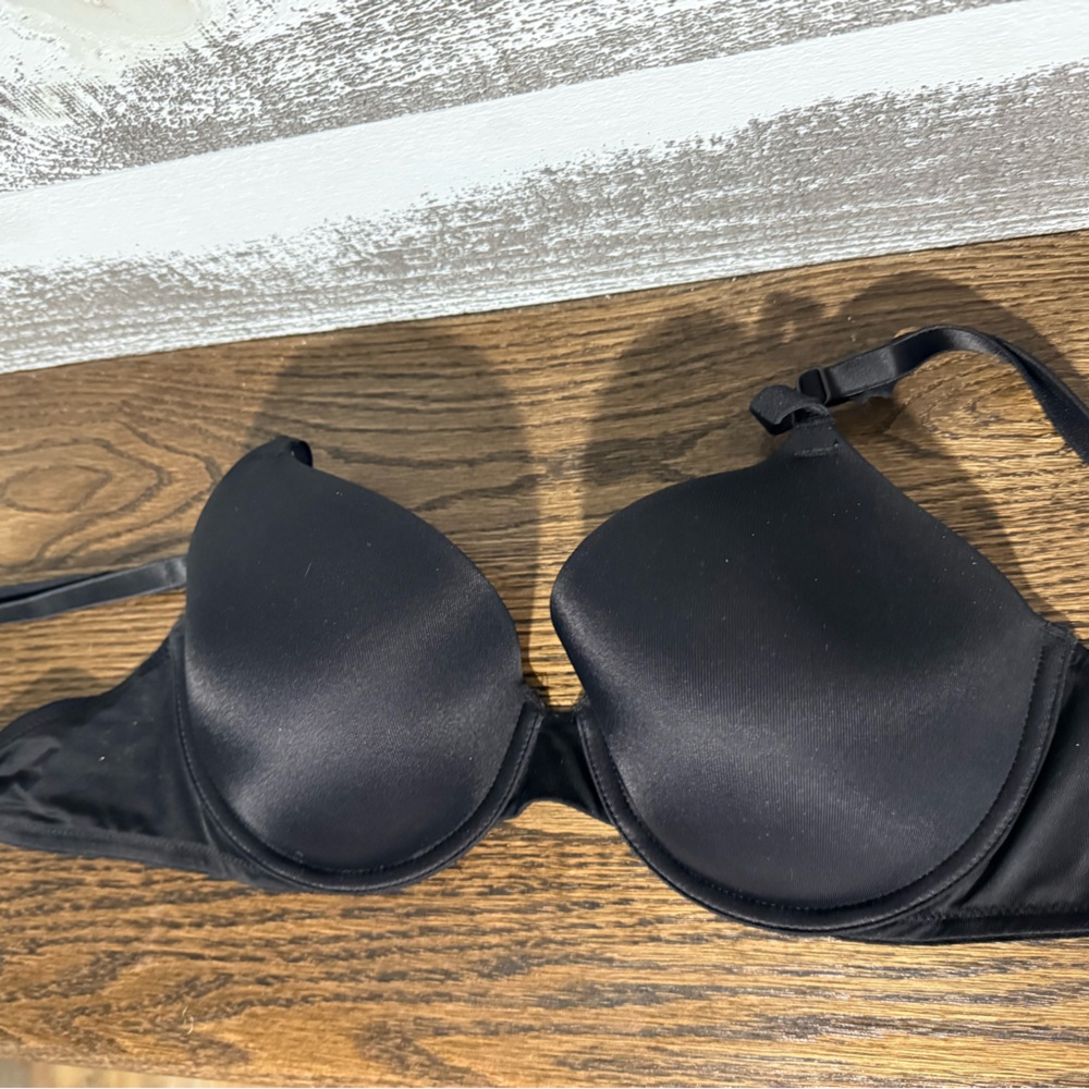 36C VICTORIA SECRET BLACK BRA
